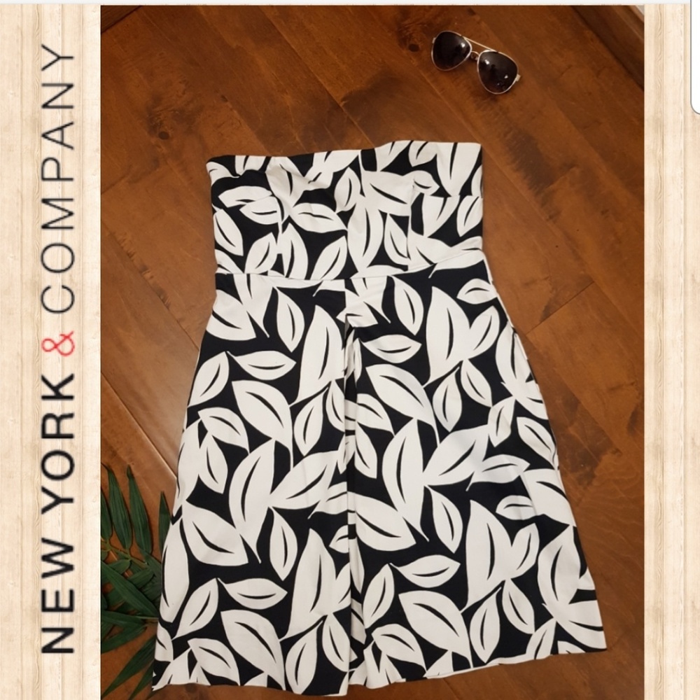 NY&Co. Black & White Strapless Dress with Pockets